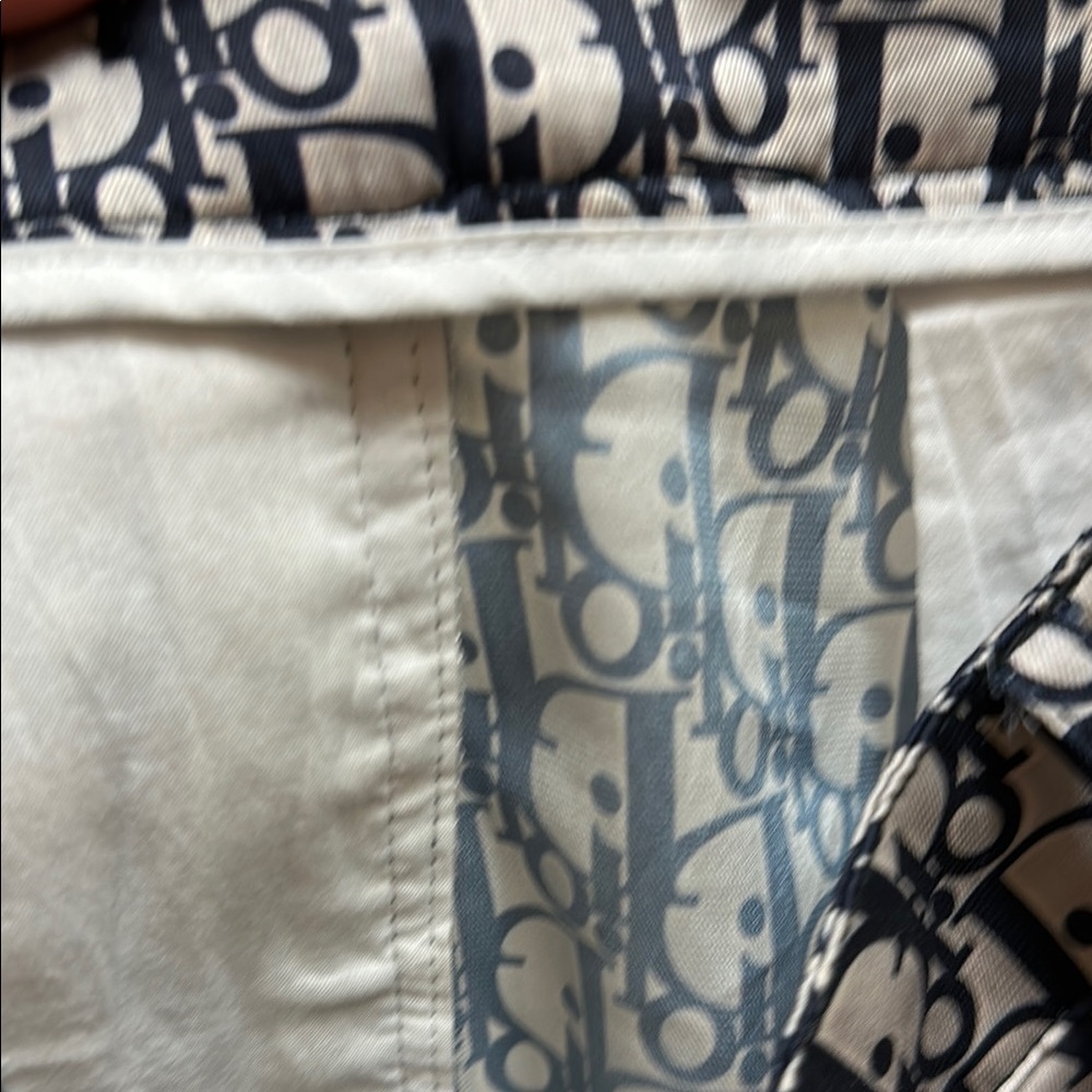 Stylish Black and White Patterned Men Shorts - Picture 7 of 9